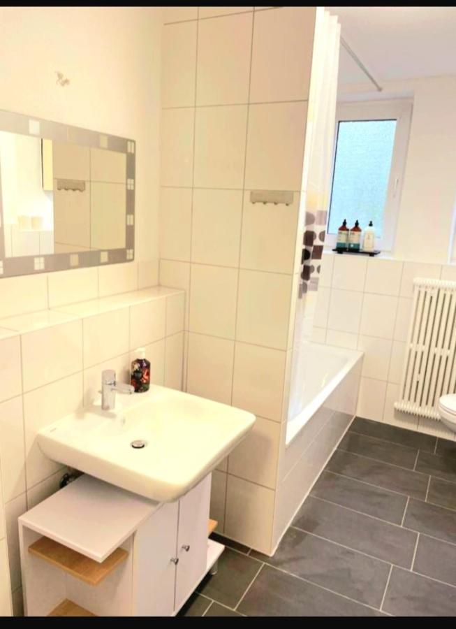 City Apartment Duisburg 2#Netflix &Wlan &Kingsize Bett & Kaffee Maschine & Central & 500M Innenhafen & 2 Min U Bahn 외부 사진