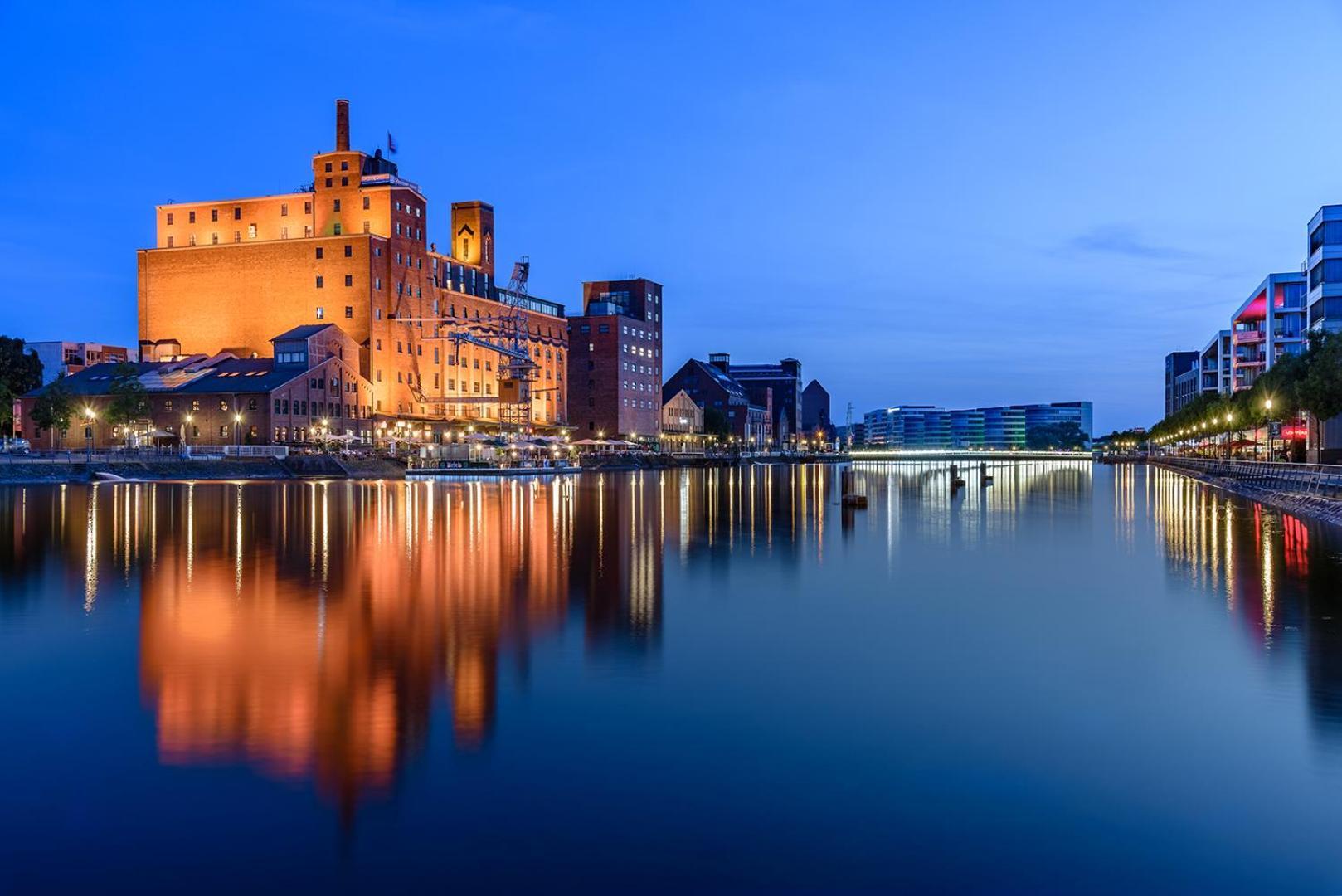 City Apartment Duisburg 2#Netflix &Wlan &Kingsize Bett & Kaffee Maschine & Central & 500M Innenhafen & 2 Min U Bahn 외부 사진